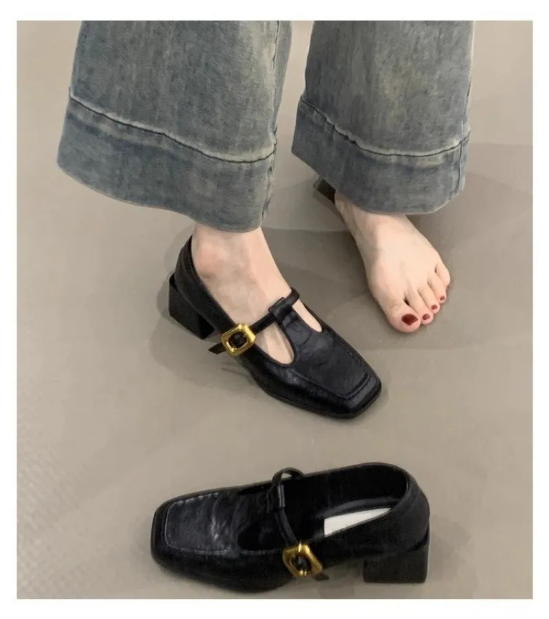 รองเท้าแมรี่เจนหัวเหลี่ยมสายรั - Womens Heels บทวิจารณ์และราคา