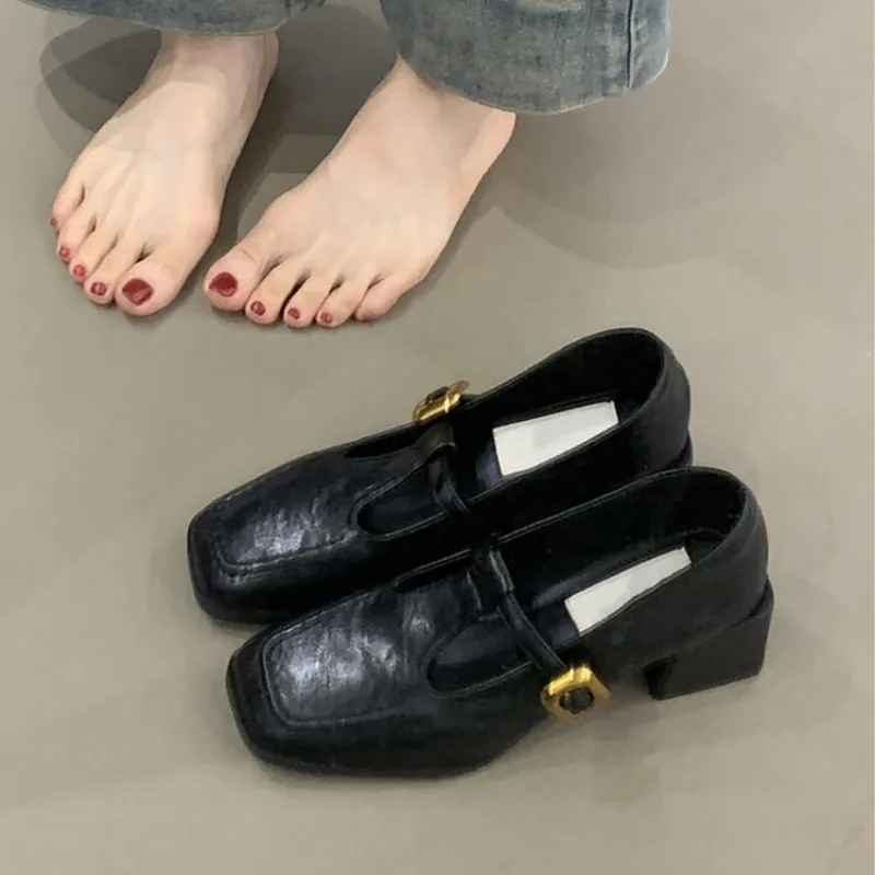 รองเท้าแมรี่เจนหัวเหลี่ยมสายรั - Womens Heels บทวิจารณ์และราคา