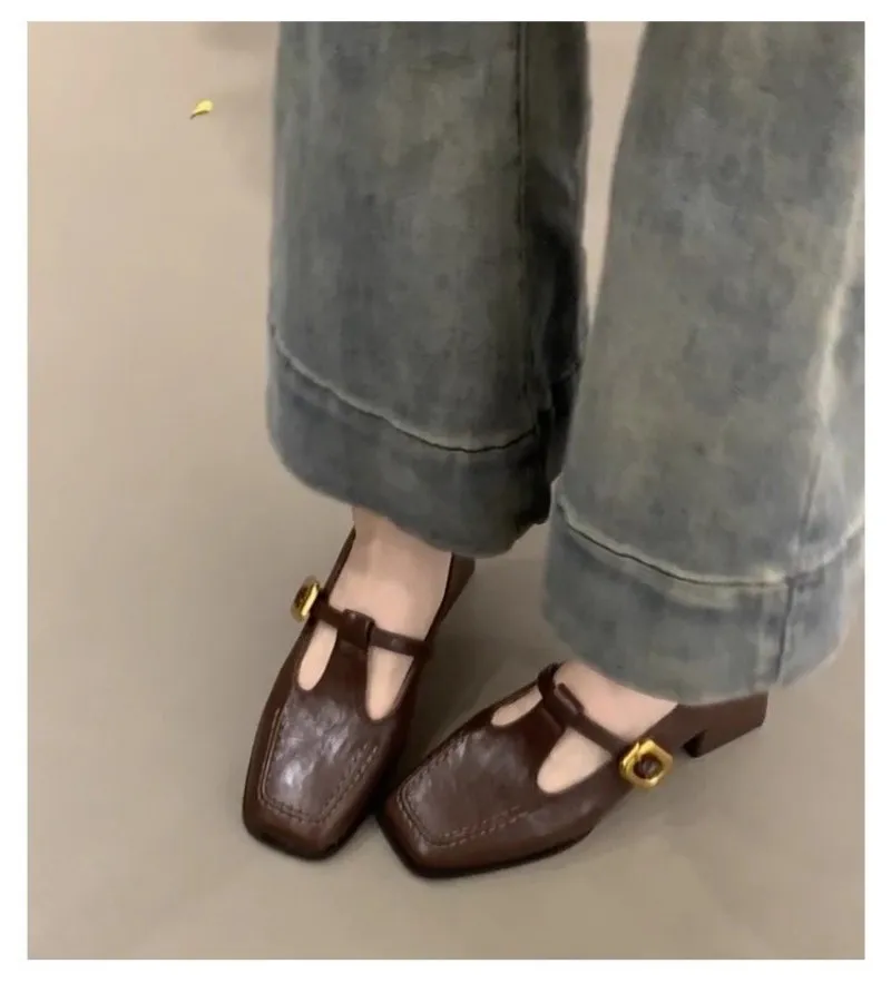 รองเท้าแมรี่เจนหัวเหลี่ยมสายรั - Womens Heels บทวิจารณ์และราคา