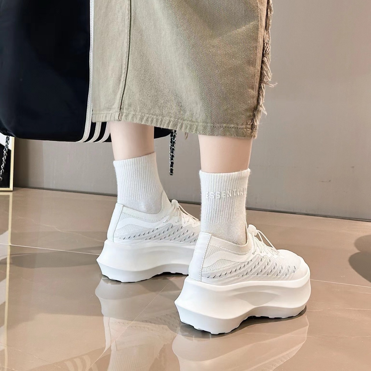 รองเท้าผ้าใบตาข่ายพื้นหนาสำหรั - Womens Heels บทวิจารณ์และราคา